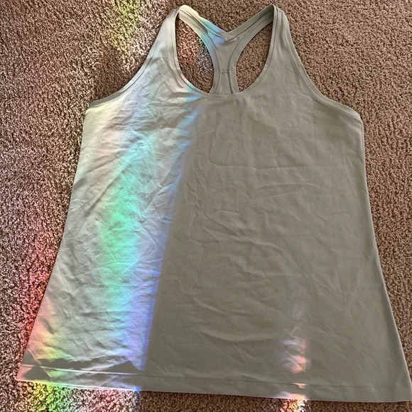 NWOT Lululemon tank - Picture 3 of 4